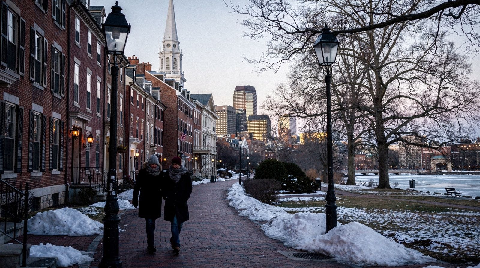 Boston en hiver : ce qui reste ouvert, ce qui ralentit, comment s'organiser